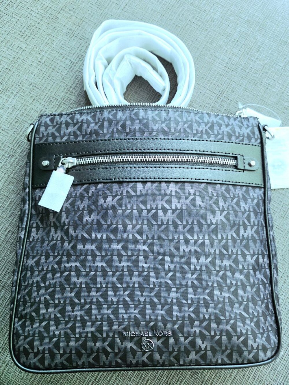 NWT Michael Kors Black/Gray MK Monogram Crossbody Bag- Water Resistance- OBO! - Picture 5 of 10